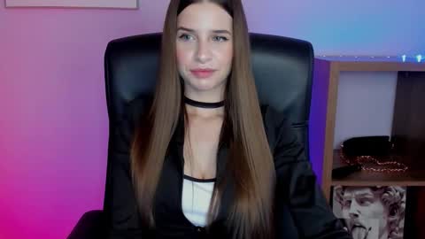 Maya online show from November 4, 7:53 am