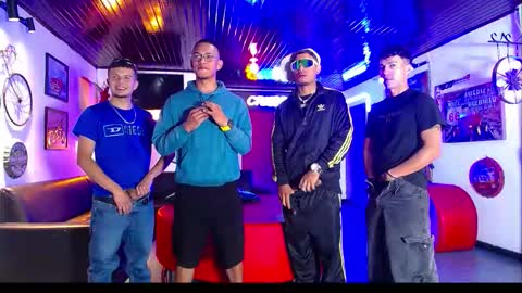 extrangers online show from January 17, 1:20 pm