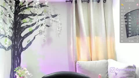      online show from April 10, 7:29 pm