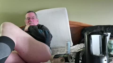 Snapshot of eyeswideshut63 chatting on December 21, 7:16 pm Eyeswideshut63 online show from December 21, 7:16 pm