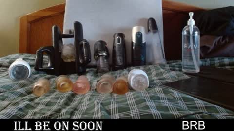 Snapshot of eyeswideshut63 chatting on December 28, 10:02 pm Eyeswideshut63 online show from December 28, 10:02 pm
