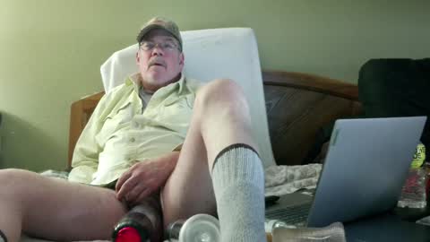 Snapshot of eyeswideshut63 chatting on December 22, 11:41 pm Eyeswideshut63 online show from December 22, 11:41 pm