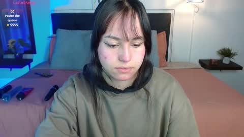 Snapshot of eymmy_24 chatting on September 19, 2:59 am eymmy_24 online show from September 19, 2:59 am