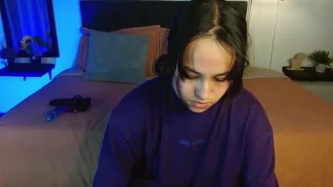 Snapshot of eymmy_24 chatting on September 18, 2:48 am eymmy_24 online show from September 18, 2:48 am