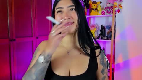 Snapshot of eymy_hadid_ chatting on October 18, 6:56 pm Emily online show from October 18, 6:56 pm
