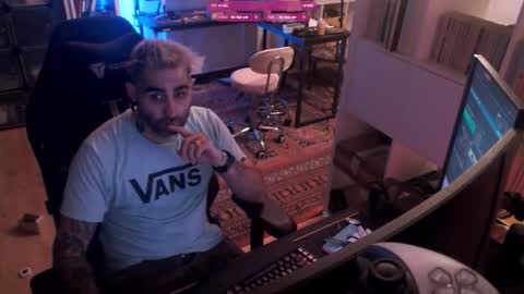 Snapshot of eytab chatting on October 13, 8:22 pm Eytab online show from October 13, 8:22 pm