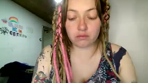 Snapshot of ezlngirl chatting on September 12, 1:07 am Aimee online show from September 12, 1:07 am