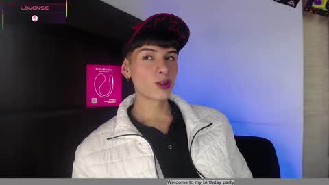 Snapshot of ezra_storm chatting on October 11, 5:34 am Juan online show from October 11, 5:34 am