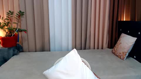 UR SWEET EZRA online show from December 8, 11:14 am