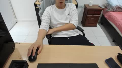 Ezzeq online show from April 12, 8:02 pm