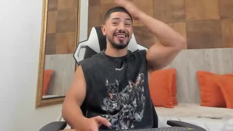 Ezzio Scolaro online show from September 15, 11:28 pm