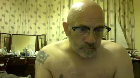 f1zzeek online show from June 8, 1:28 am