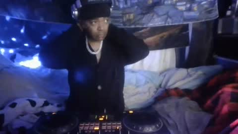 fadeyisteven32 online show from June 16, 2:15 am