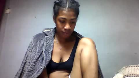 faiqua95 online show from May 1, 11:10 pm