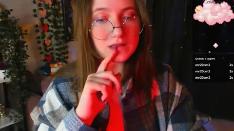 Tara online show from February 8, 11:19 pm