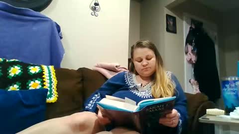 fall_flowers96 online show from March 20, 5:01 am