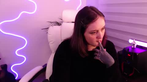 Snapshot of fallenag__ chatting on October 4, 2:53 am OF fallenag 1 online show from October 4, 2:53 am