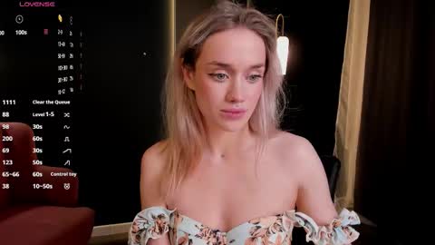Snapshot of fancyamelia chatting on September 18, 8:46 pm fancyamelia online show from September 18, 8:46 pm