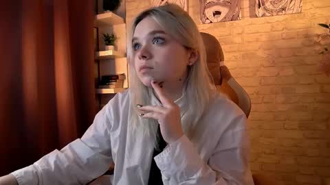 Bella online show from November 26, 2:03 pm