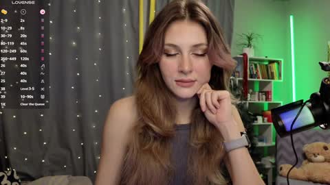 fancymeee online show from January 18, 11:00 am