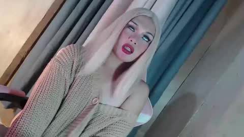 DANIELLA - DONT FORGET TO GIVE ME A THUMBSU UP online show from March 8, 10:52 am