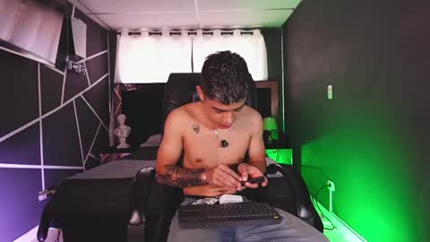 farid_jake_ online show from January 4, 7:44 pm