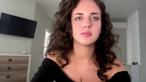 Mia online show from July 16, 1:58 pm