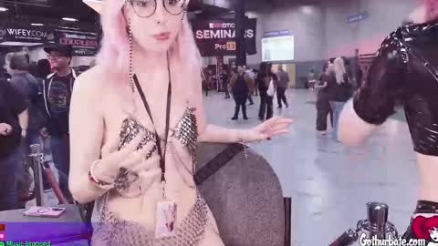  Lily  Waifu  online show from October 25, 10:32 pm