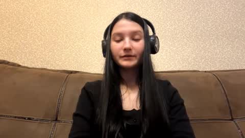 Aurora 18yo online show from January 7, 9:47 am