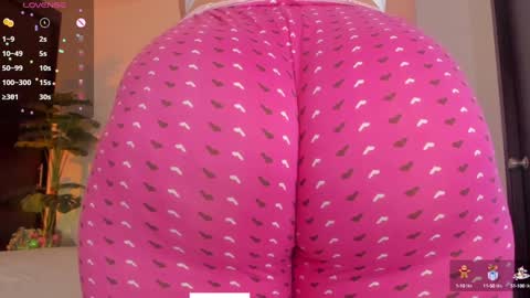 Snapshot of fay_miller2 chatting on December 20, 12:52 am welcome to my world online show from December 20, 12:52 am