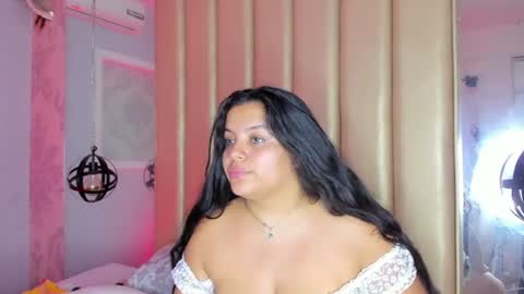 Luna and Leoh online show from July 28, 7:39 pm