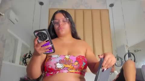 Luna and Leoh online show from June 15, 1:36 pm