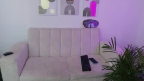 Snapshot of feelina_firesoul chatting on October 7, 10:06 pm Feelena online show from October 7, 10:06 pm