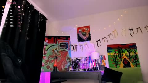 Fely online show from April 3, 2:46 pm