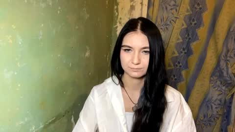 Lola online show from March 18, 8:47 pm