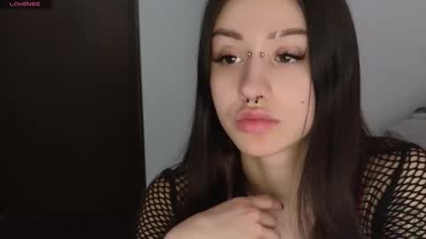 Fenilea online show from January 12, 8:38 pm