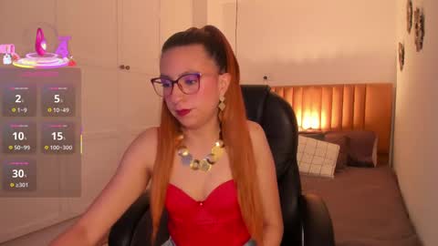 Snapshot of fer_angel_ chatting on February 19, 12:44 pm Fernanda online show from February 19, 12:44 pm