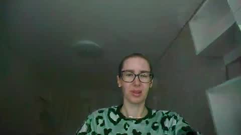 feraliss online show from May 19, 12:01 pm