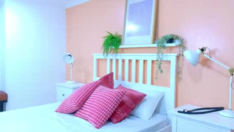 FERNANDA BROWN  online show from February 19, 7:35 pm