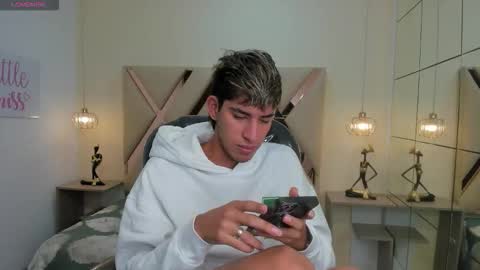 FER PHOENIX online show from December 14, 3:24 am