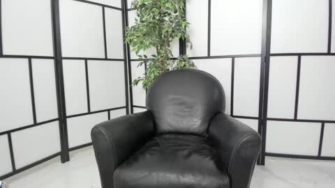 Snapshot of fetish_life chatting on December 7, 9:22 am fetish_life online show from December 7, 9:22 am
