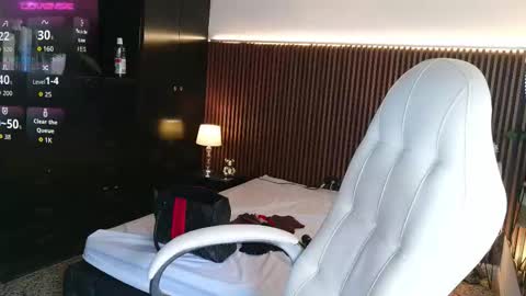 Freyja  online show from February 19, 5:45 pm