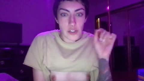 Snapshot of fgsammie chatting on October 3, 3:26 am fgsammie online show from October 3, 3:26 am