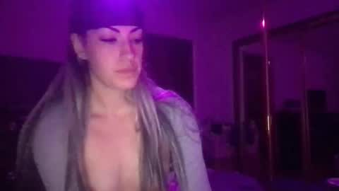 fgsammie online show from November 17, 2:25 am