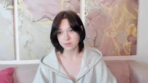fiamoory online show from May 10, 8:21 am