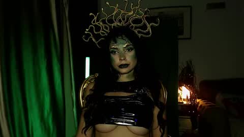 Snapshot of fiercehuntress chatting on October 21, 8:56 pm Goddess Katerina online show from October 21, 8:56 pm