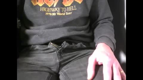 fifi010203 online show from December 19, 7:15 am