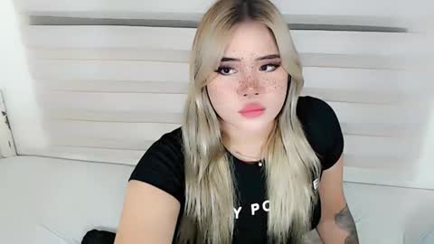  Angela  DONT FORGET TO FOLLOW AND GIVE ME APPRECIATION online show from December 4, 5:07 am