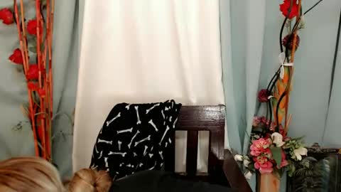 Snapshot of filipina_slutty69xxx chatting on February 26, 9:12 am Angela DONT FORGET TO FOLLOW AND GIVE ME APPRECIATION online show from February 26, 9:12 am