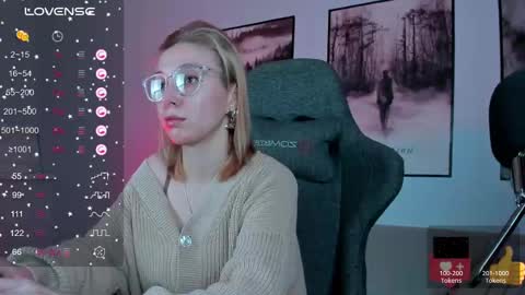 Snapshot of filipinaadams chatting on February 20, 8:39 am cap and Lana online show from February 20, 8:39 am